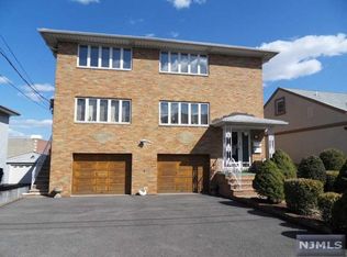 24 Grunauer Ave, Saddle Brook, NJ 07663