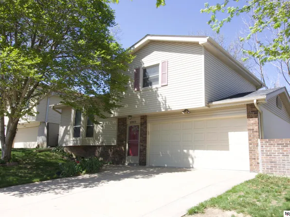 13102 Emiline St, Omaha, NE 68138
