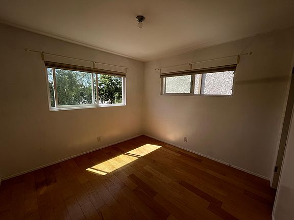 3rd image of 1351 Armadale Ave APT 17