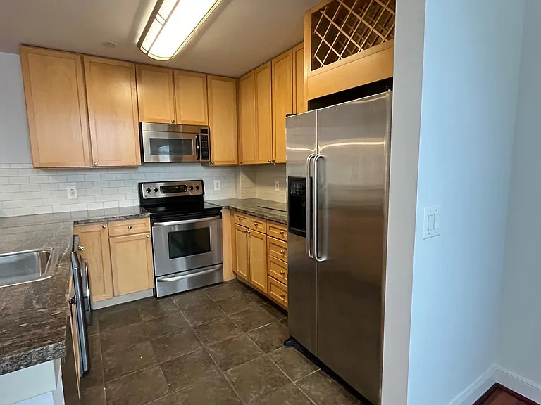 111 S 15th St #2104 — Photo 7