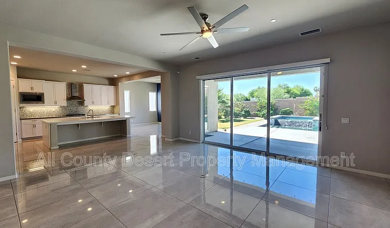 78987 Yorkville Ln — Photo 5