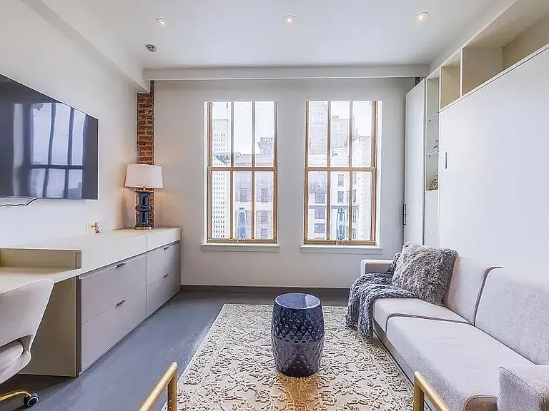 810 Broad Apartments — Photo 4