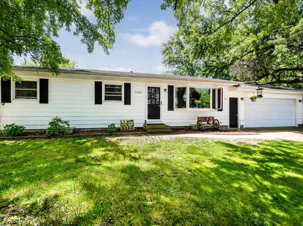1316 Wilshire Ter, Saint Joseph, MI 49085