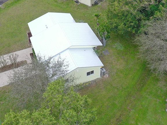 3rd image of 4667 SE Salvatori Rd #4667