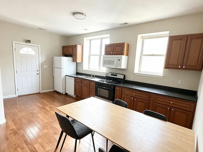 5134-5142 S Ingleside Ave #3C — Photo 4