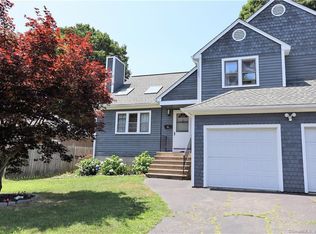 85 Hooker Rd, Bridgeport, CT 06610