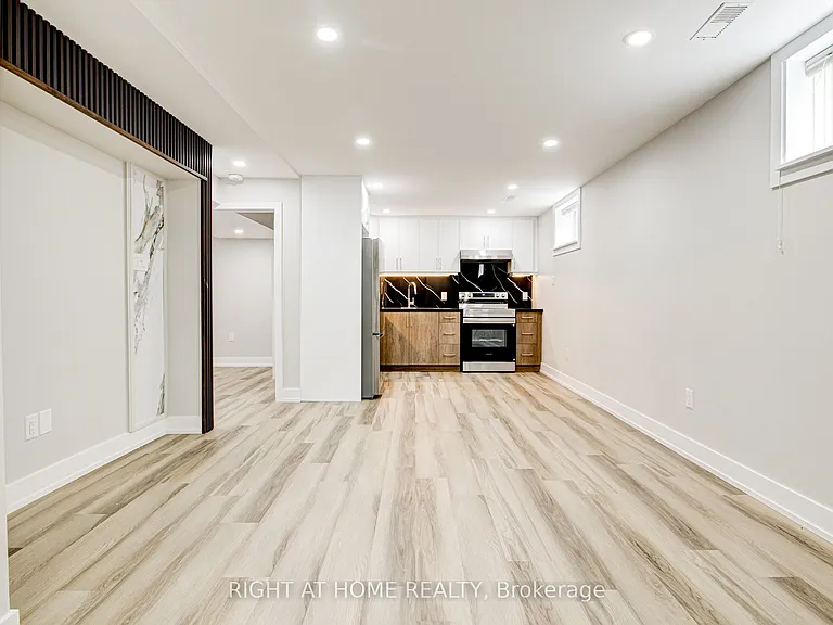 265 Dearborn Blvd — Photo 10