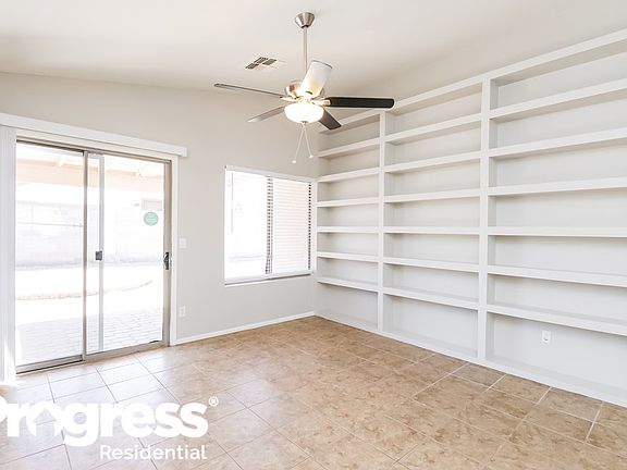 3rd image of 1021 E Santa Fiore St