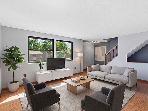 2nd image of 3135 Laurel Ridge Cir