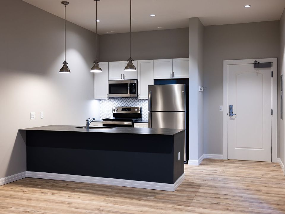 1st image of 16 W 5th St #408