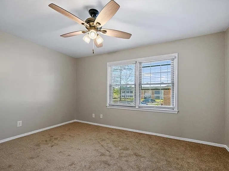 731 Coventry Ln #D — Photo 13