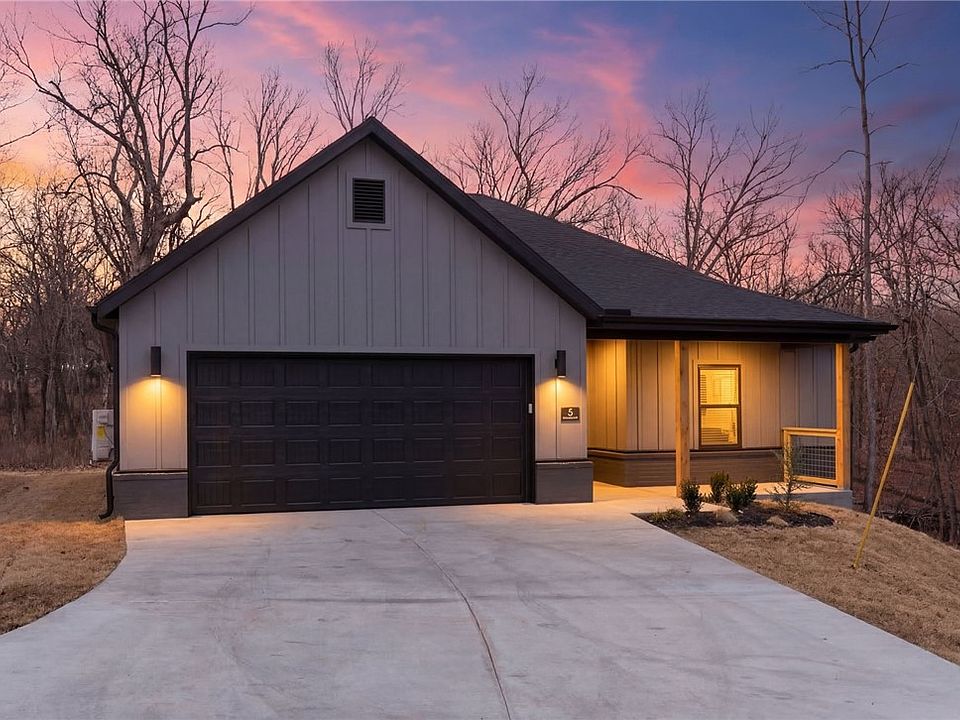 1st image of 5 Kirkdouglas Ln
