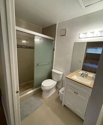 4th image of 9490 Palm Cir S #1B