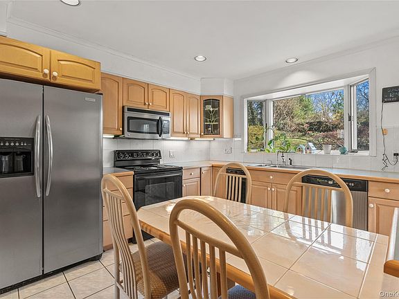4th image of 18 Devon Road