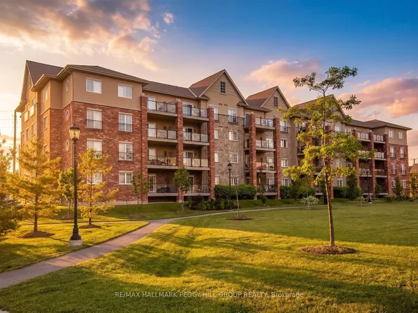 39 Ferndale Dr S #112, Barrie, ON L4N 5T5