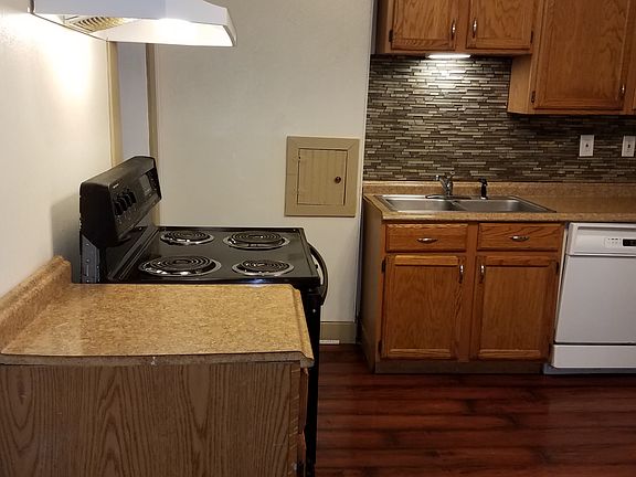 3rd image of 47 Richmond Ave