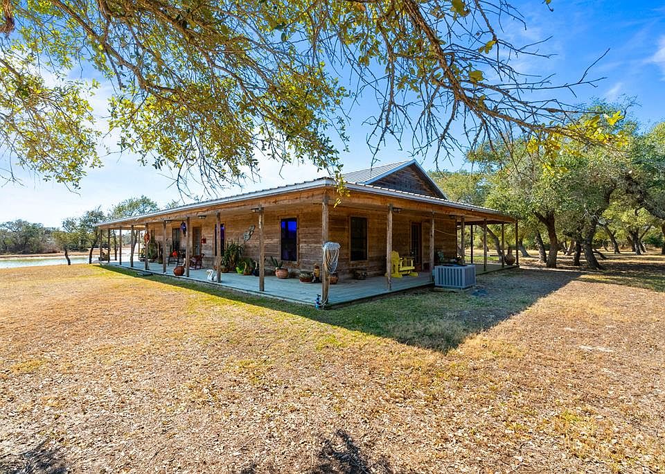 1st image of 17 Bee Tree Cir