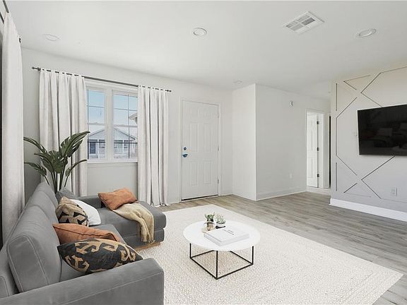 5th image of 4966 Tulip St