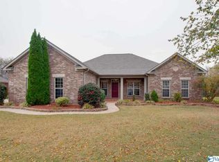 359 Spencer Lakes Dr, Meridianville, AL 35759