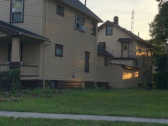 5th image of 315 E 25th St