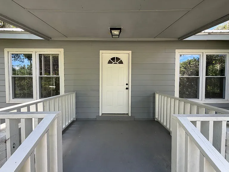 107 Screven St — Photo 5