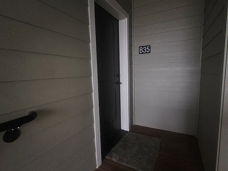 100 N 5th St #B35 — Photo 2
