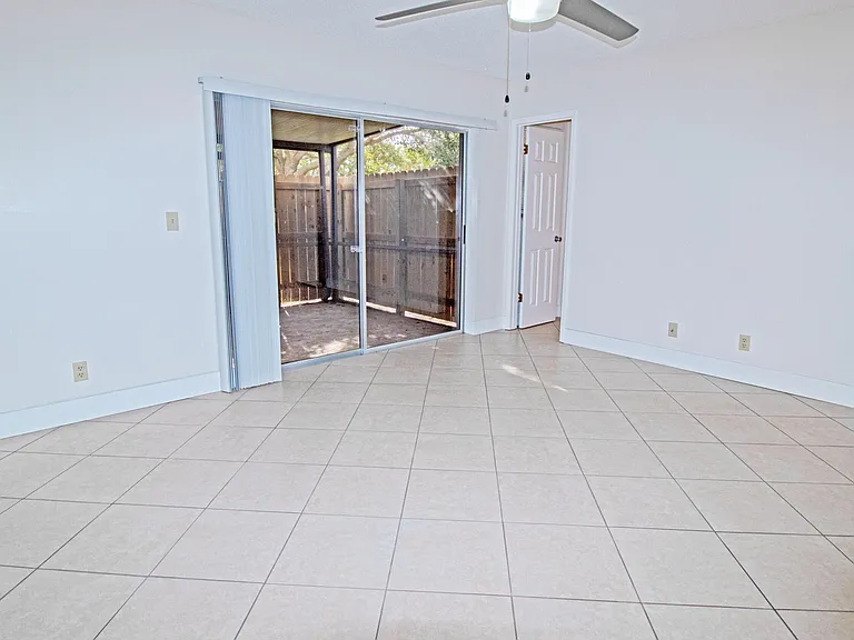 8883 SE Hobe Ridge Ave — Photo 32