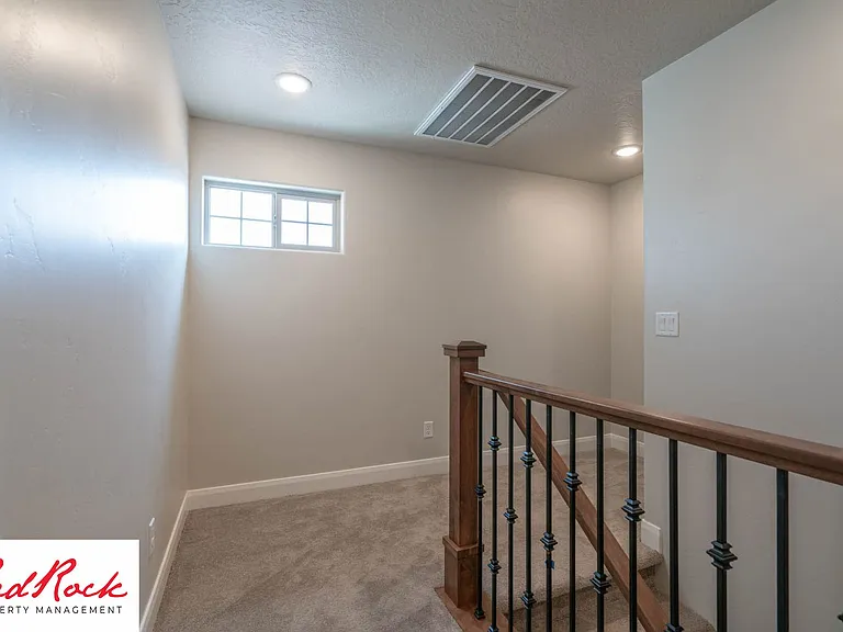493 N 550 W — Photo 58