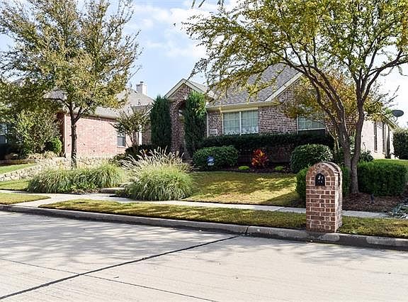 2nd image of 2461 Thorntree Dr