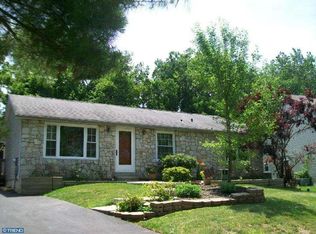 11 Casselberry Dr, Audubon, PA 19403