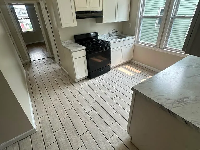 43 Underwood St #R2 — Photo 2