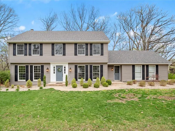 1852 Horsham Cir, Chesterfield, MO 63005