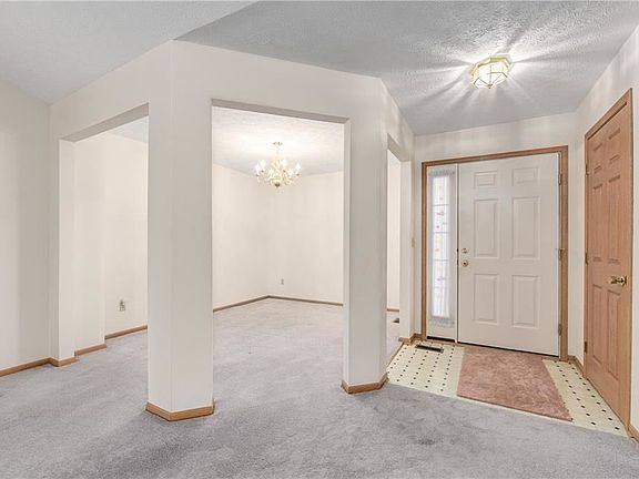 3rd image of 239 Reserve Cir