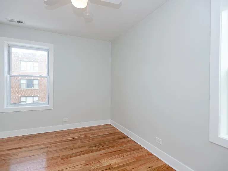 2837 W 64th St #3 — Photo 6