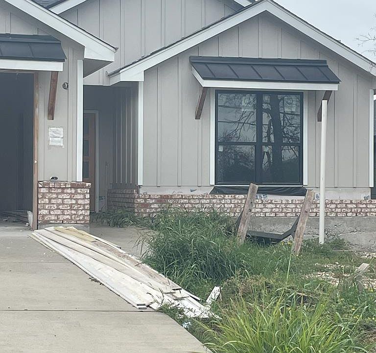 1st image of 425/415/MEEKER Road
