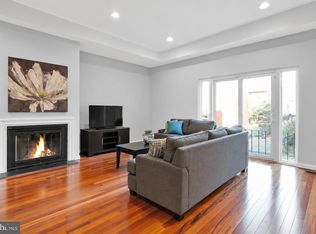 778 S Front St APT I, Philadelphia, PA 19147