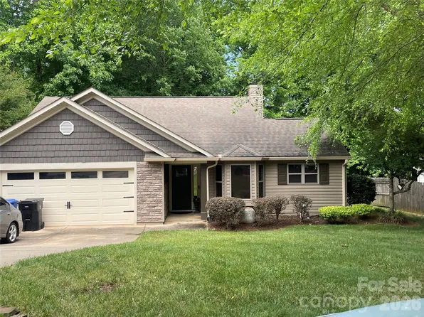 529 Lisa Carol Dr, Mooresville, NC 28115