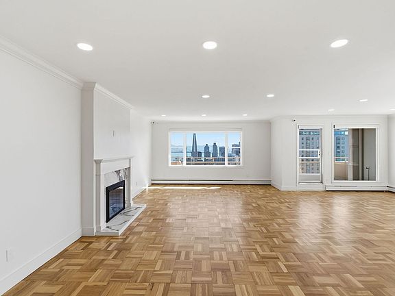 5th image of 1310 Jones St APT 1101