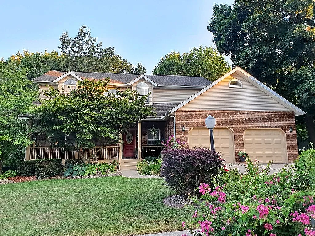 112 Steven Dr photo 1