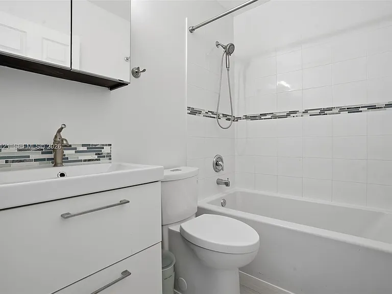 11201 SW 56th St — Photo 7