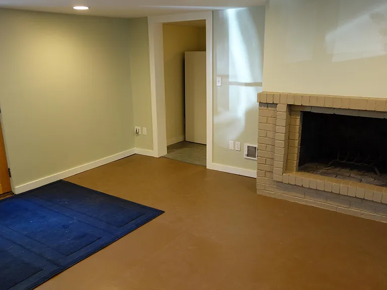 208 NW 46th St #D — Photo 14