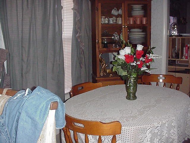 eat in kitchen