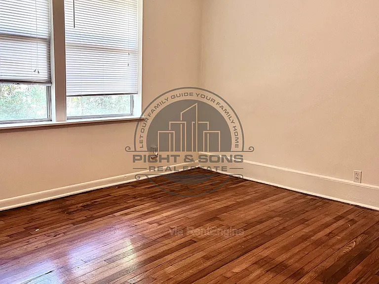 2022 Hollywood Dr #1 — Photo 8