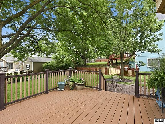 4th image of 825 Valentine Ln
