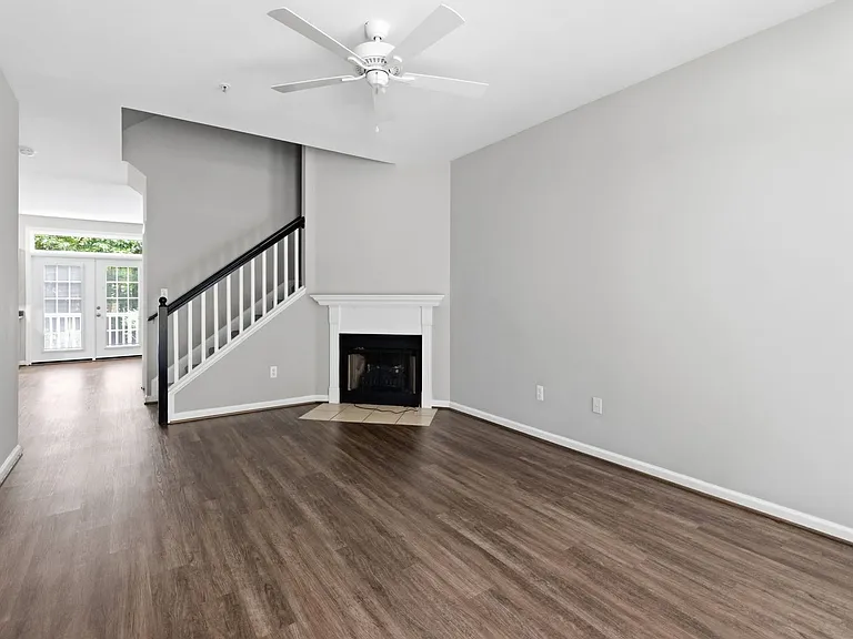 737 Woodland Creek Way — Photo 7
