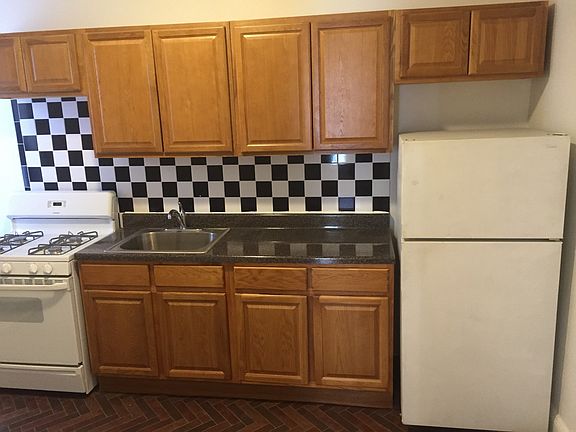 3rd image of 4529 42nd St APT 1A