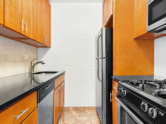 4th image of 77 Bleecker St APT 108