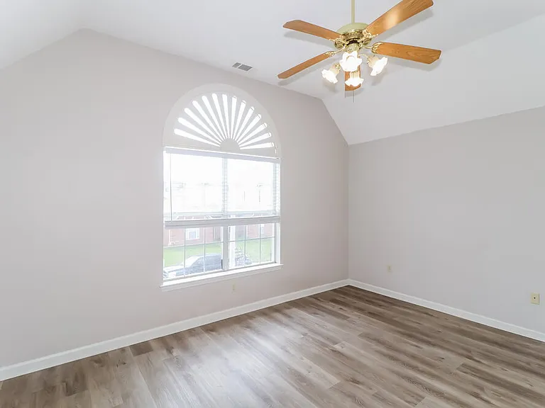 784 Breeze Way — Photo 10