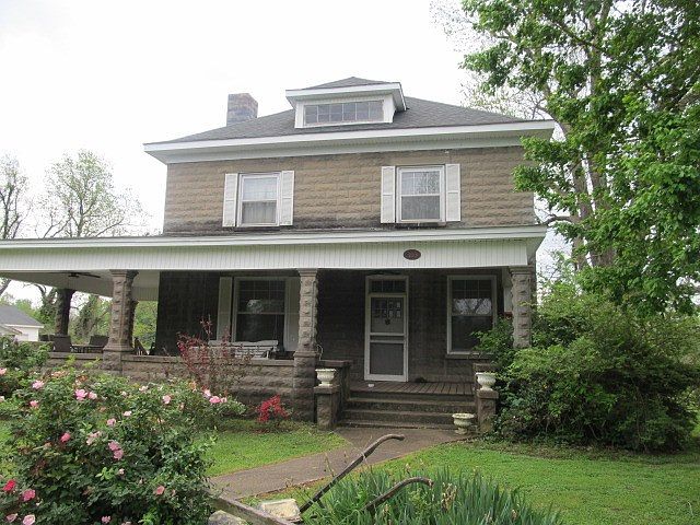 1st image of 305 Upper Catlett St