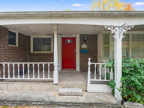 3rd image of 5014 Spruce Ave
